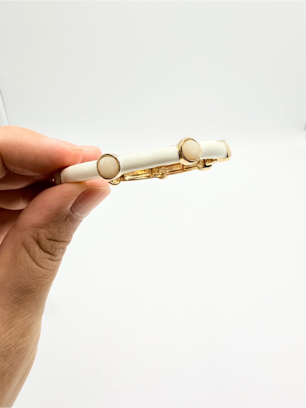 White Enamel & Gold Tone Bamboo Style Bangle Stretch Bracelet